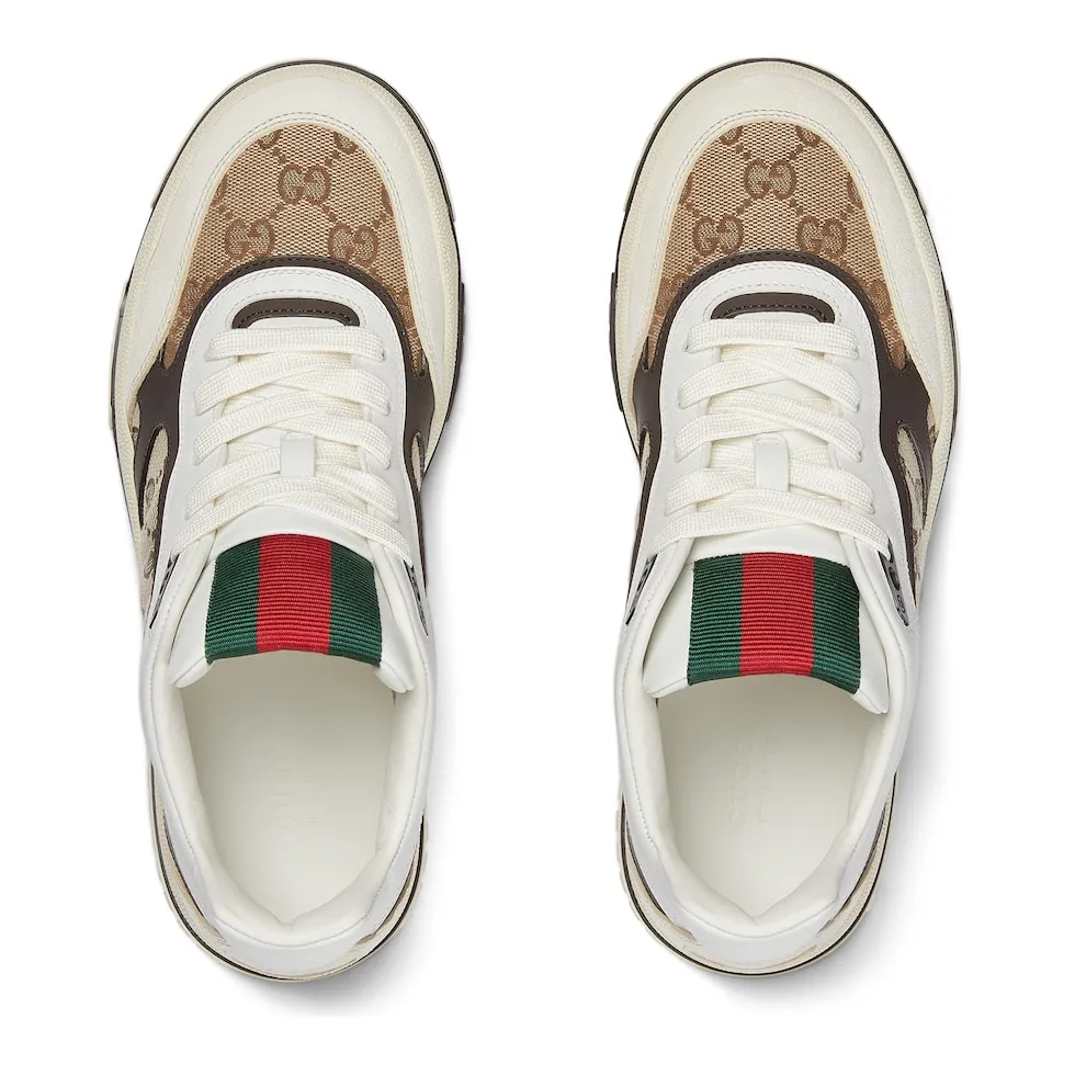 p480 Men's Men's Shoes Gucc*Gucci Re-Web series👫Couple's webbed leather sneakers, as the first sneakers created by Sabato De Sarno for Gucci, the Re-Web series reinterprets the brand's classic stripes, and sets off the modern silhouette design with bold and unique details. This shoe is crafted from iconic classic GG canvas and white leather. This new sneaker is ingeniously decorated with many of the brand's classic details, and is equipped with a bright red and green webbing tongue, which will make people fall in love at first sight. Yuan Size: Female 35-40 Male 39-44 (can be customized to 45, 46